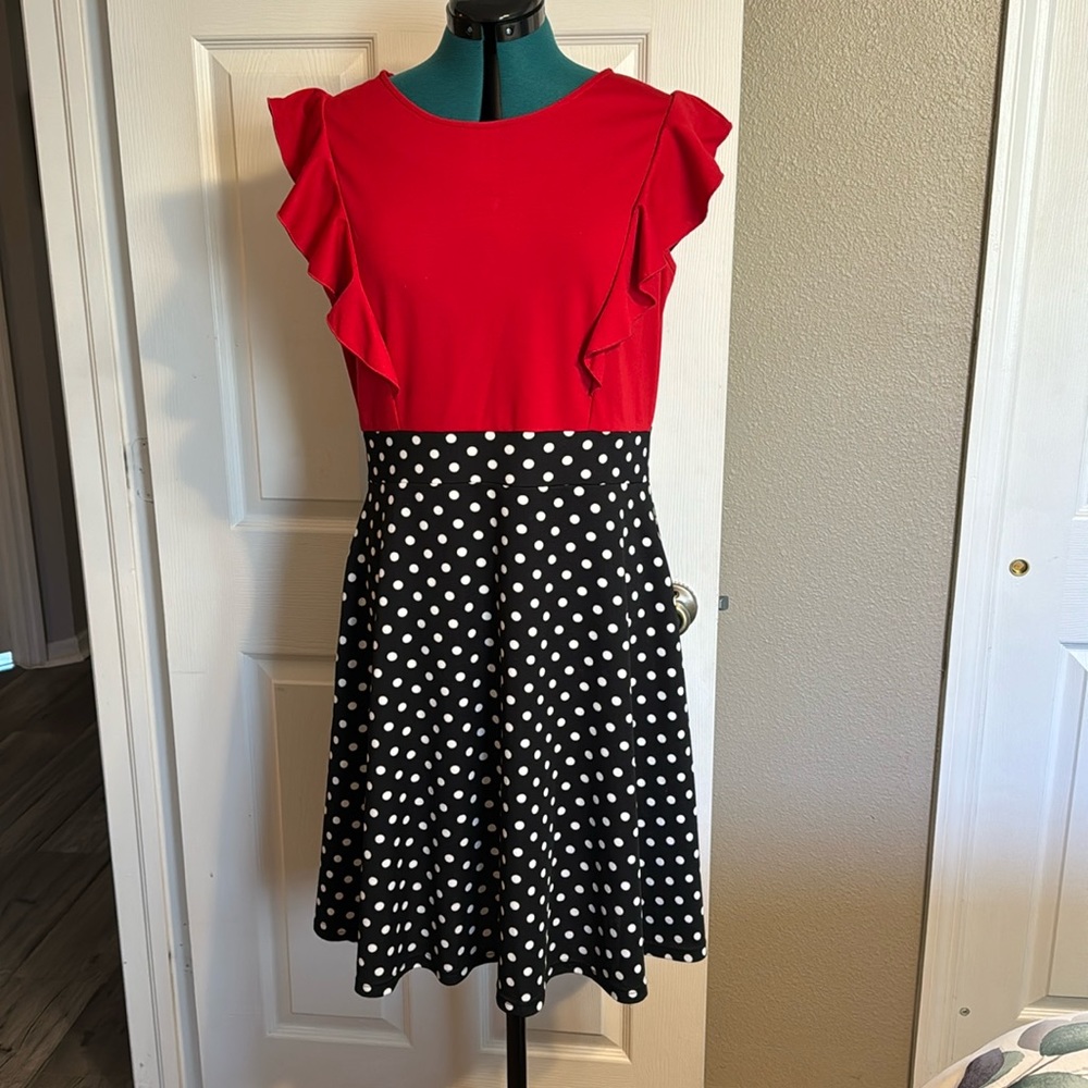 I hot, flutter sleeve, polkadot dress. XL